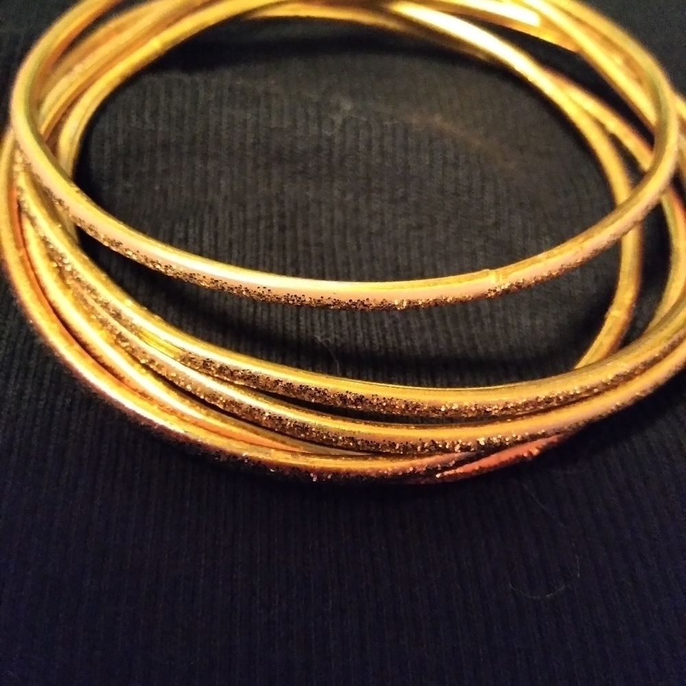 Beautiful Bangles - Picture 4 of 6